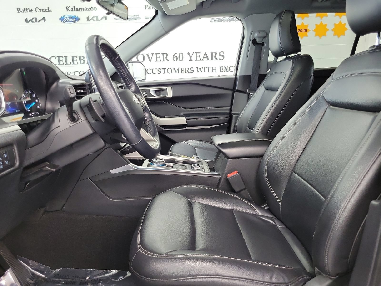 Certified 2021 Ford Explorer XLT w/ Equipment Group 202A AWD/4WD image 8