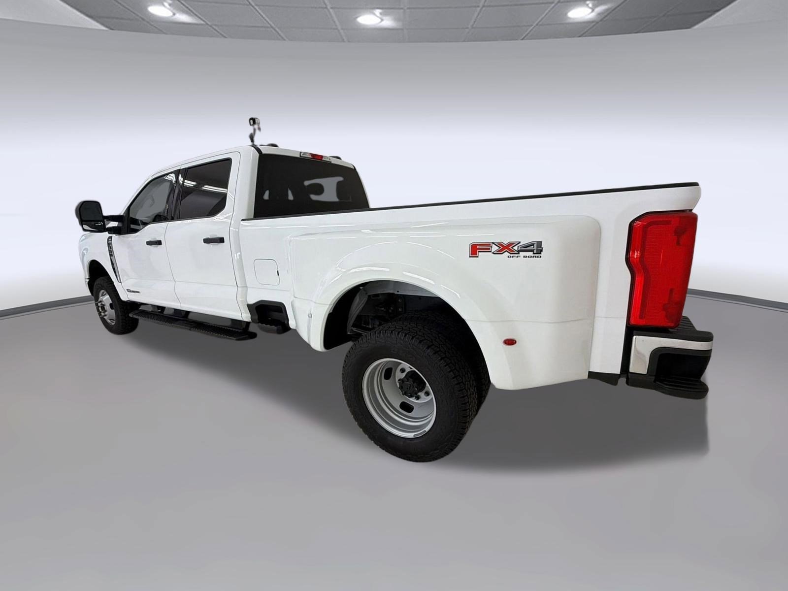 Certified 2024 Ford F350 XLT w/ FX4 Off-Road Package AWD/4WD image 3