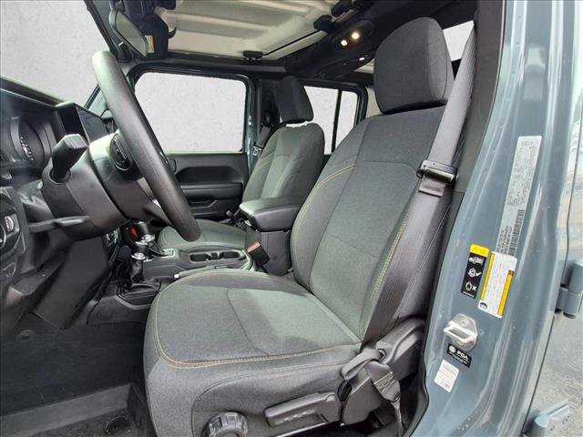 Used 2025 Jeep Gladiator Sport AWD/4WD image 13