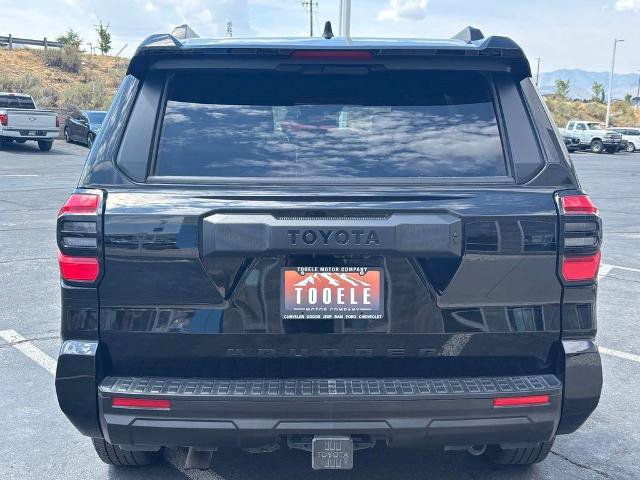Used 2025 Toyota 4Runner SR5 AWD/4WD image 4