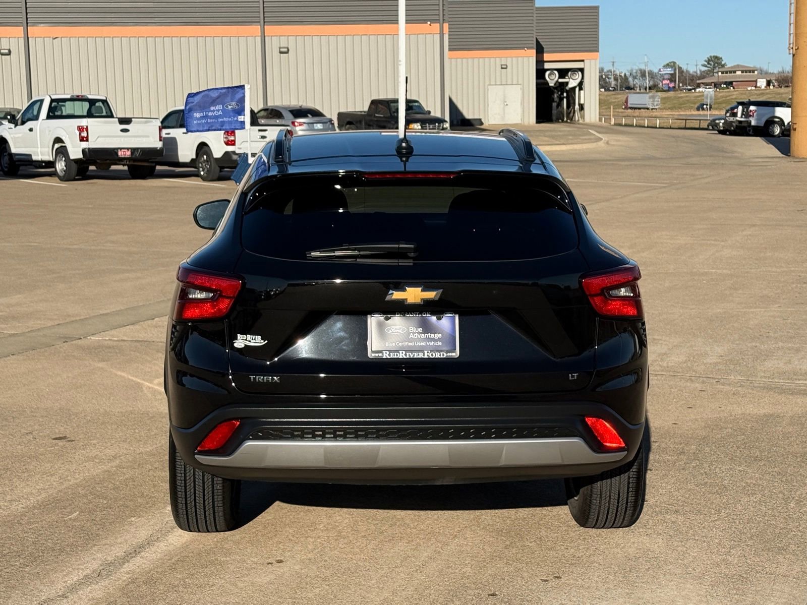 Used 2025 Chevrolet Trax LT w/ LT Convenience Package image 4