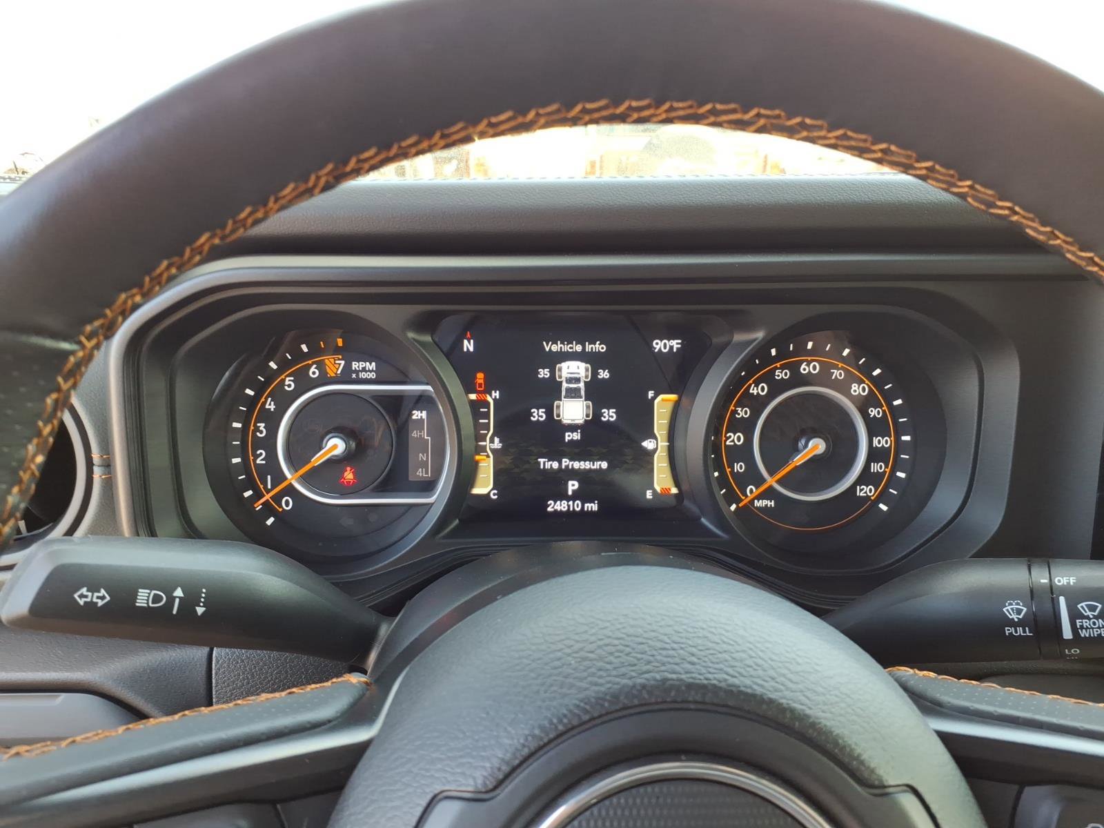 Used 2024 Jeep Gladiator Mojave w/ Technology Group AWD/4WD image 16