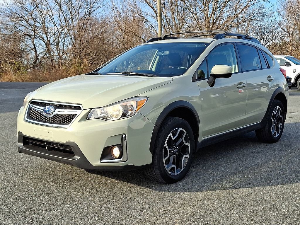 Used 2017 Subaru Crosstrek 2.0i Premium w/ Moonroof Package image 3