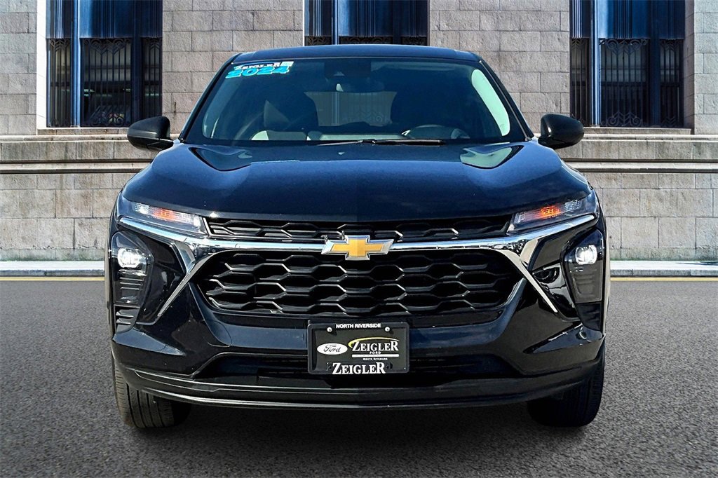 Used 2024 Chevrolet Trax LS w/ Driver Confidence Package image 3