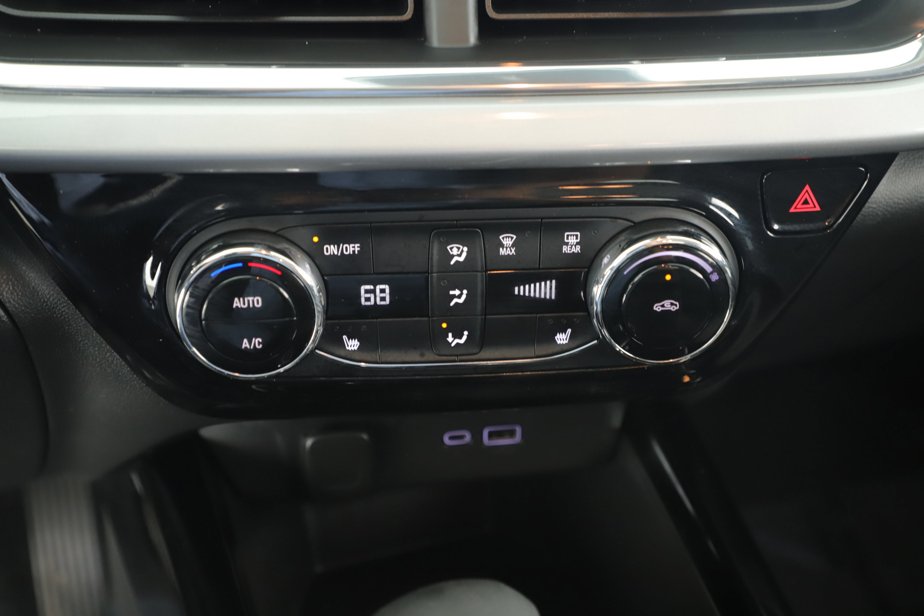 Used 2024 Chevrolet Trax LT w/ Driver Confidence Package image 15