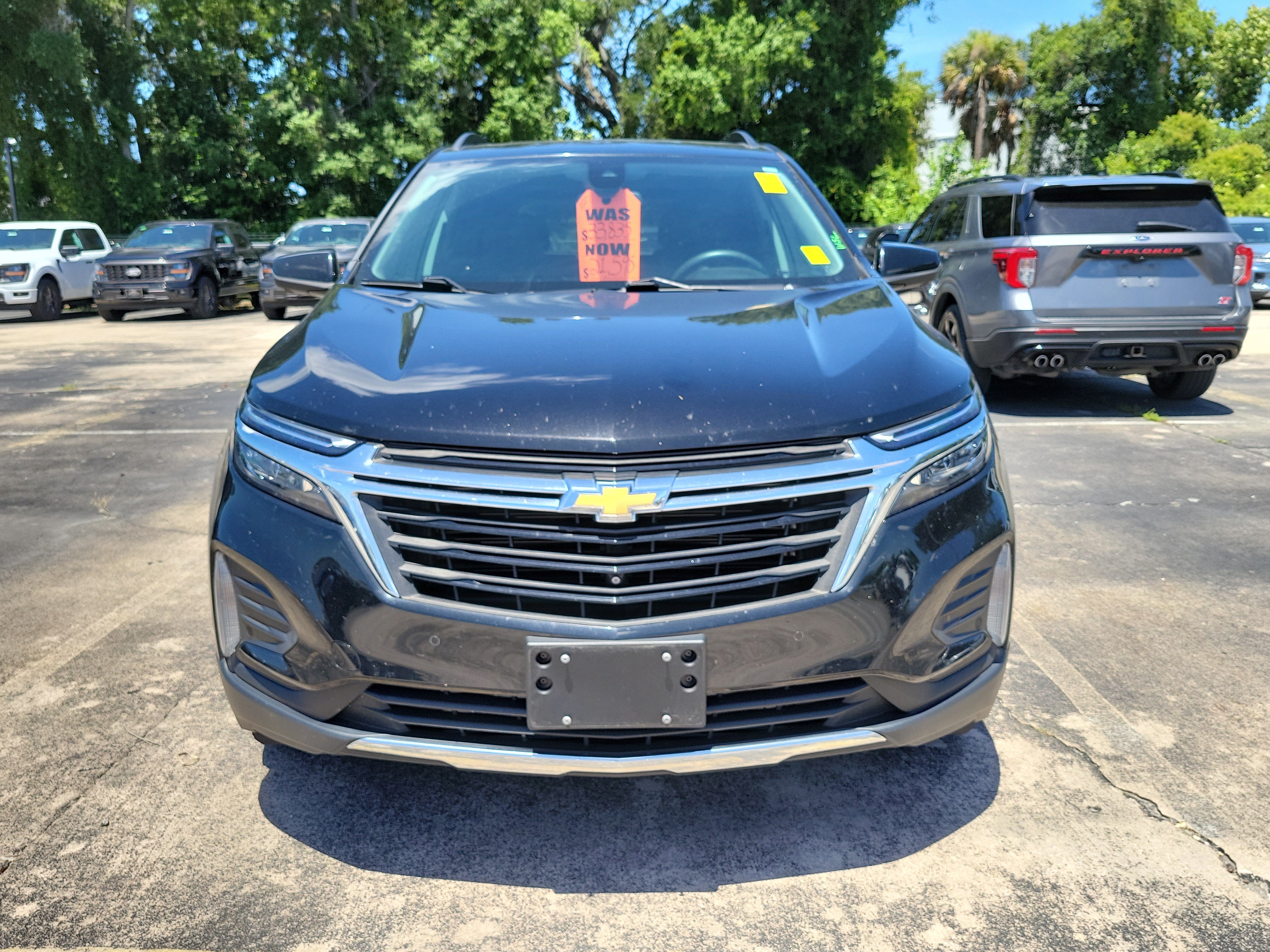 Used 2022 Chevrolet Equinox LT FWD image 2