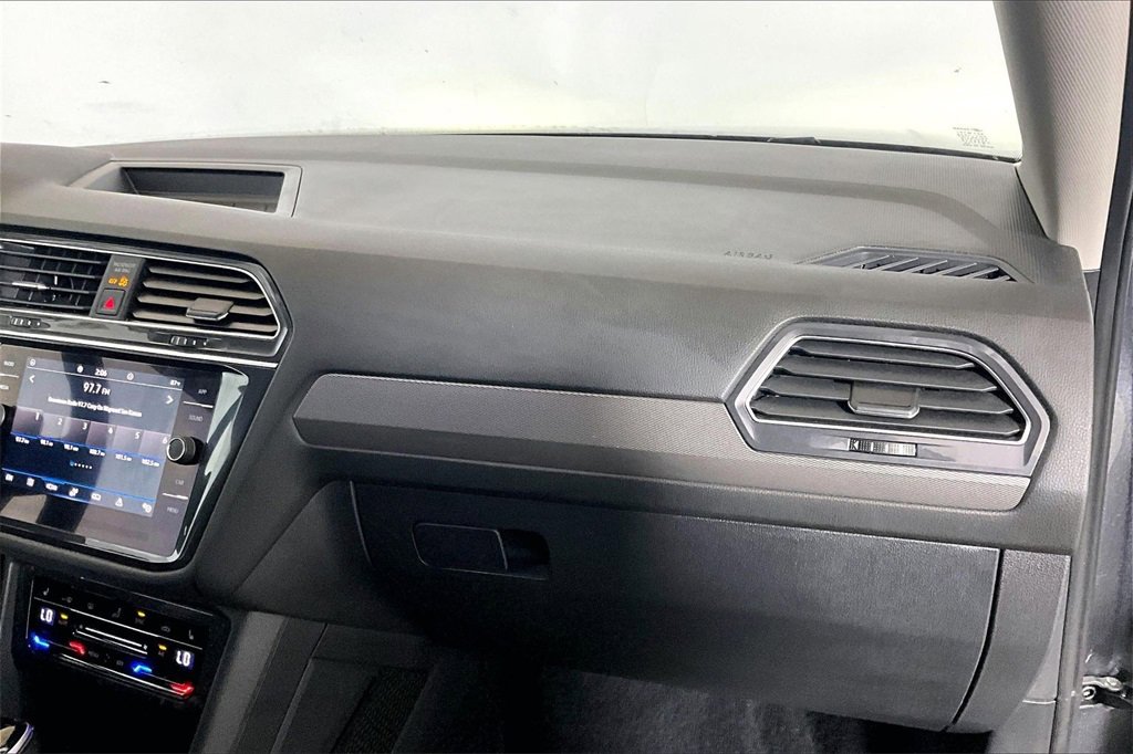 Used 2022 Volkswagen Tiguan SE image 12