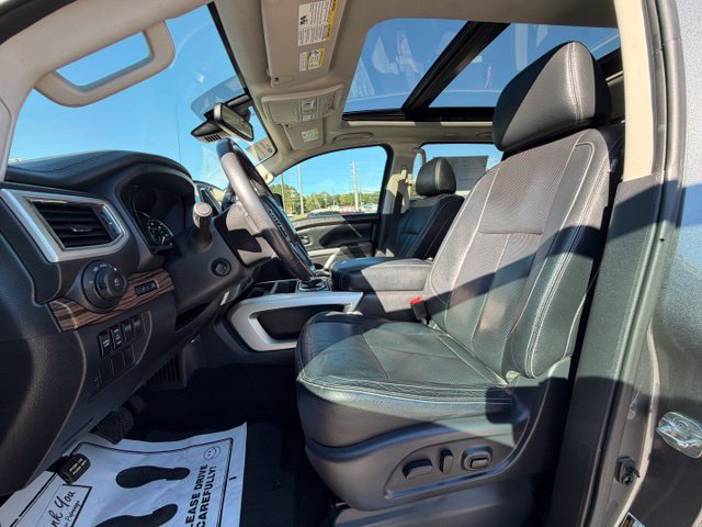 Used 2020 Nissan Titan SL w/ Moonroof Package RWD image 13