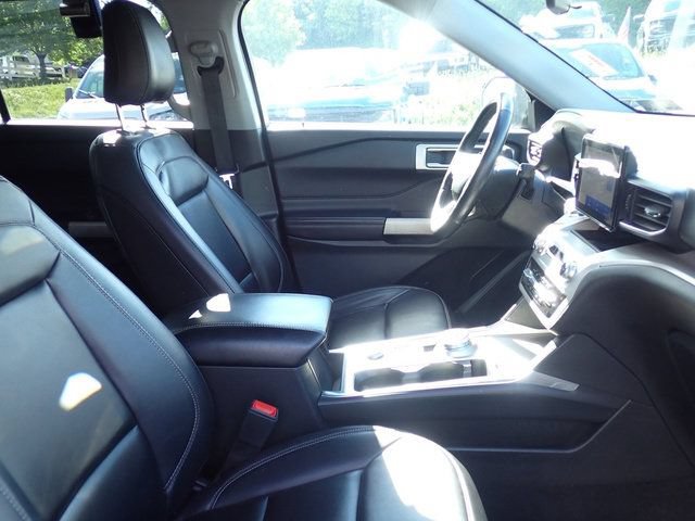 Certified 2023 Ford Explorer XLT w/ Equipment Group 202A AWD/4WD image 10