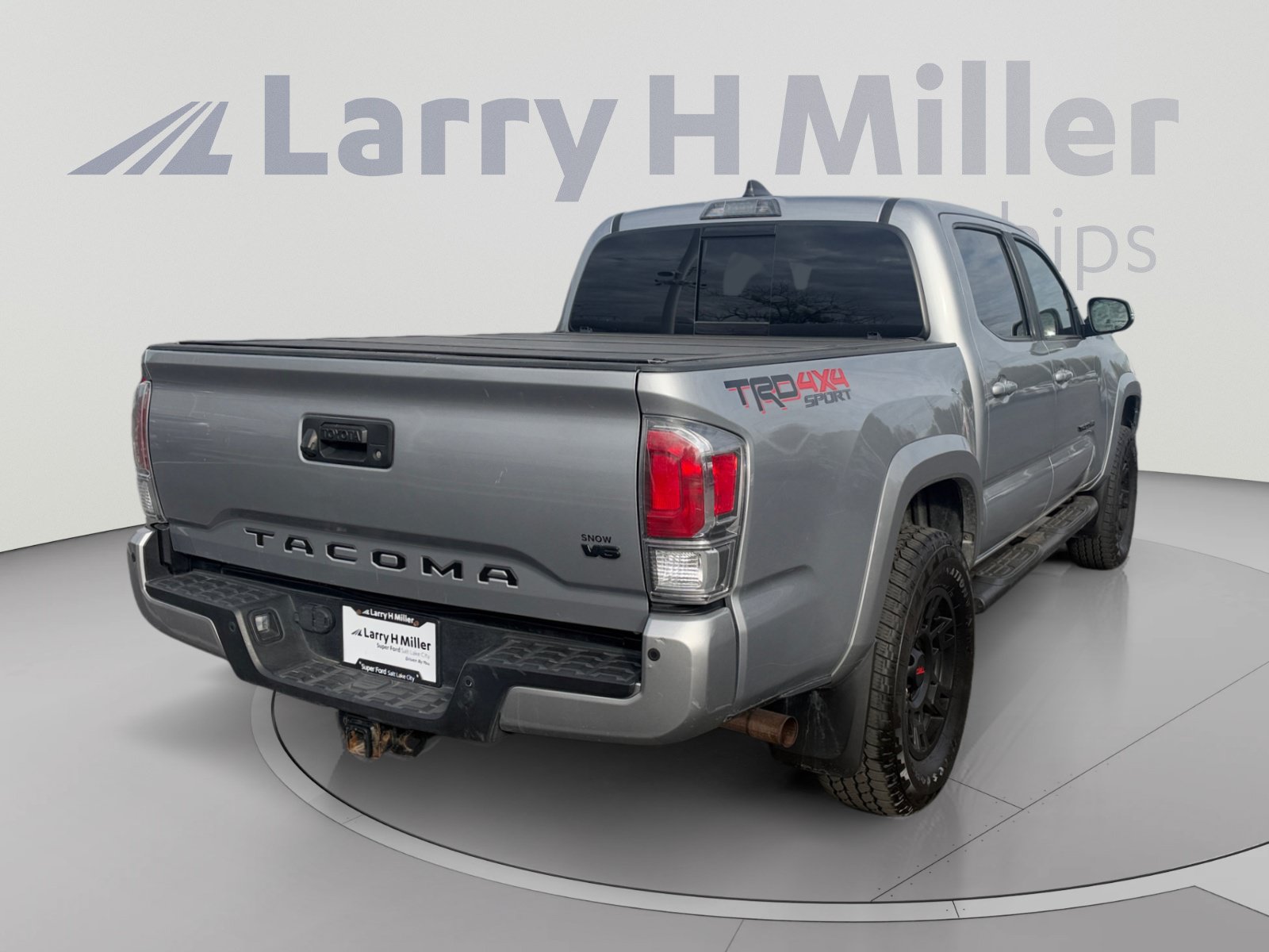 Used 2021 Toyota Tacoma TRD Sport w/ TRD Premium Sport Package AWD/4WD image 5