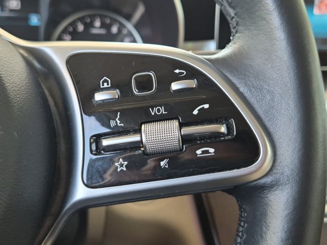 Used 2022 Mercedes-Benz GLC 300 4MATIC w/ Premium Package Lite image 19