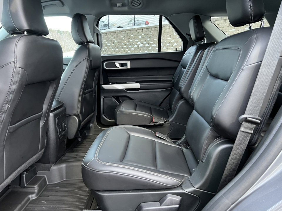 Certified 2023 Ford Explorer XLT w/ Equipment Group 202A image 5