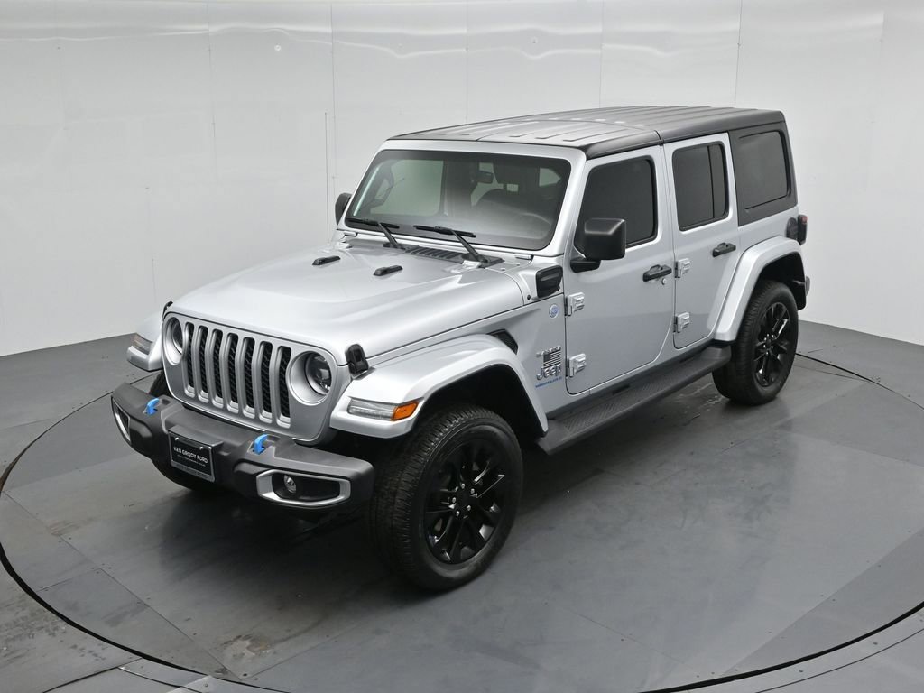 Used 2023 Jeep Wrangler Unlimited Sahara w/ Cold Weather Group image 36