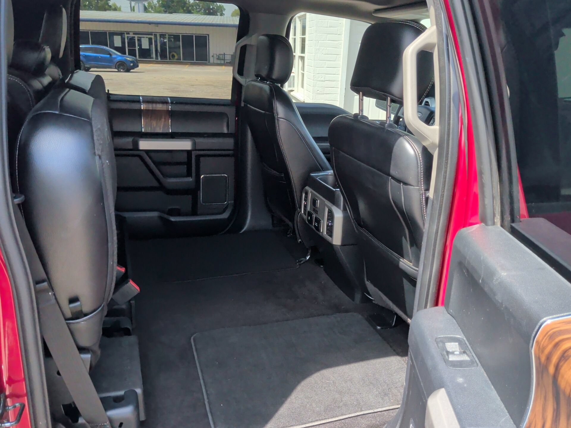 Certified 2019 Ford F150 Lariat w/ Equipment Group 502A Luxury AWD/4WD image 16