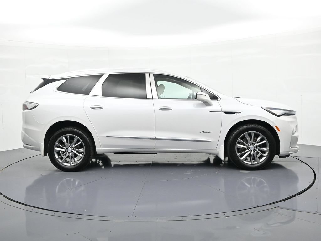 Used 2022 Buick Enclave Avenir w/ Avenir Technology Package AWD/4WD image 5