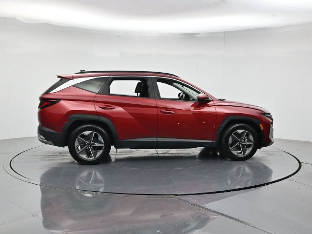 Used 2025 Hyundai Tucson SEL FWD image 2