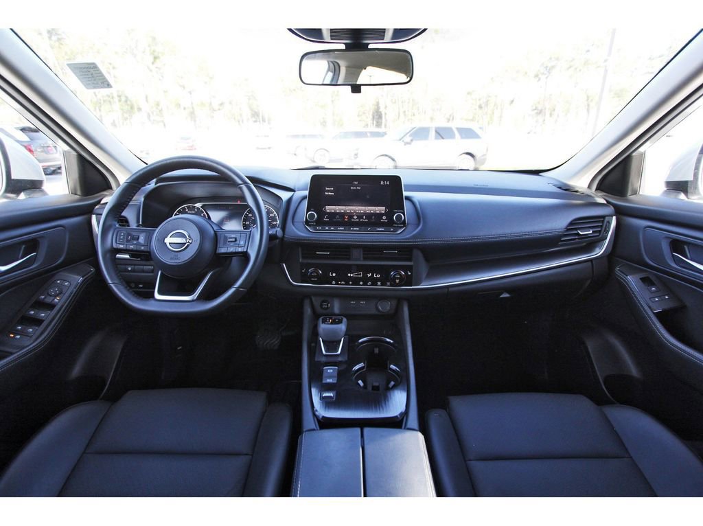 Used 2024 Nissan Rogue SV w/ SV Premium Package image 12