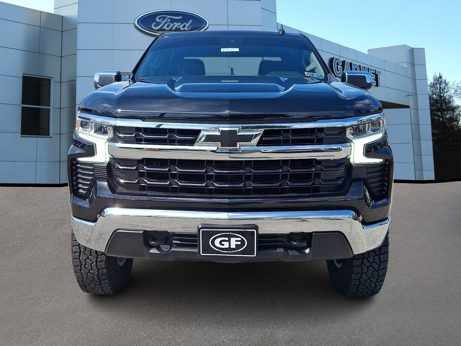 Used 2024 Chevrolet Silverado 1500 LT AWD/4WD image 3