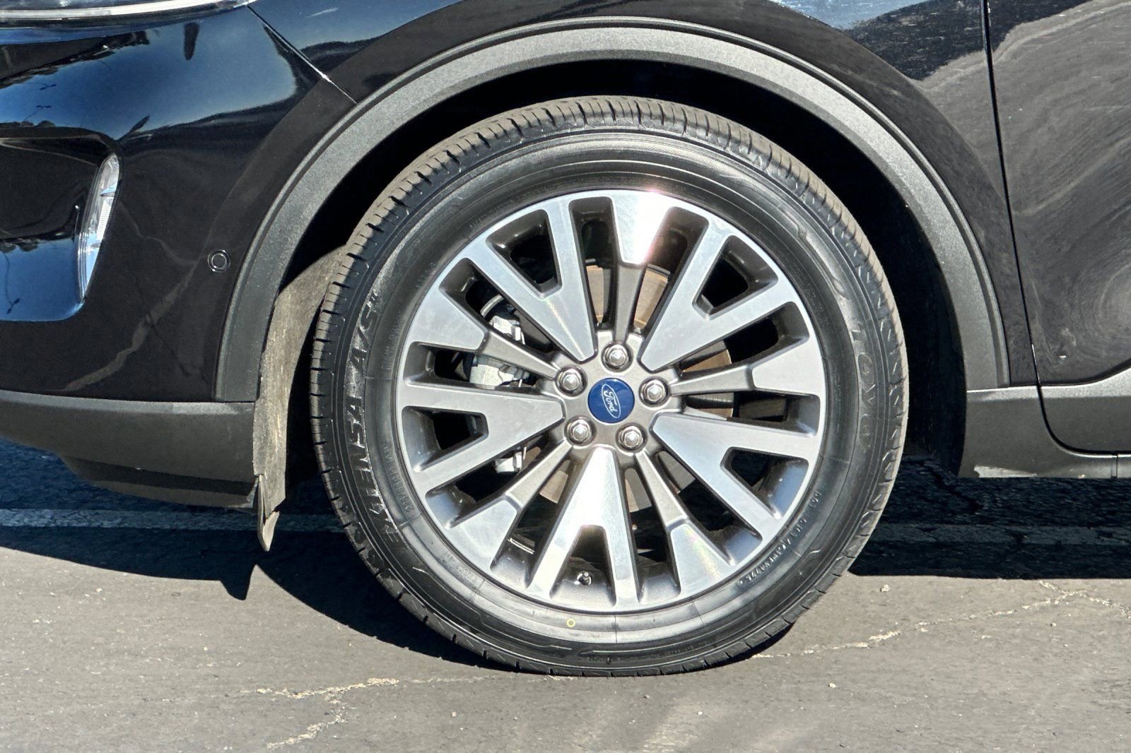 Certified 2022 Ford Escape Titanium w/ Class II Trailer Tow Package image 30