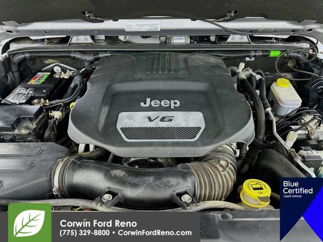 Used 2018 Jeep Wrangler Unlimited Sahara w/ Max Tow Package AWD/4WD image 31