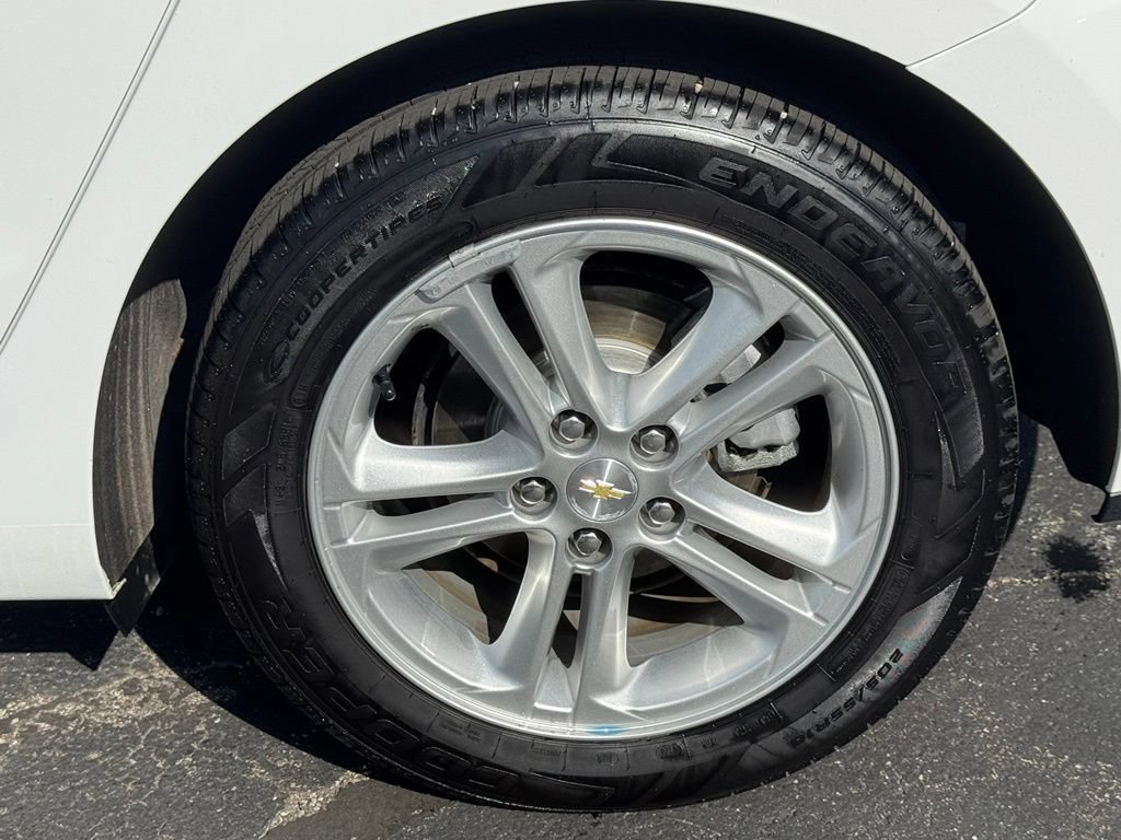 Used 2017 Chevrolet Cruze LT FWD image 44