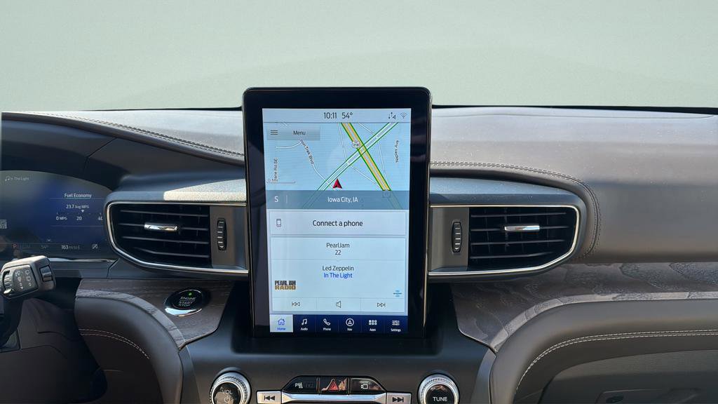 Certified 2020 Ford Explorer Platinum w/ Premium Technology Package image 17