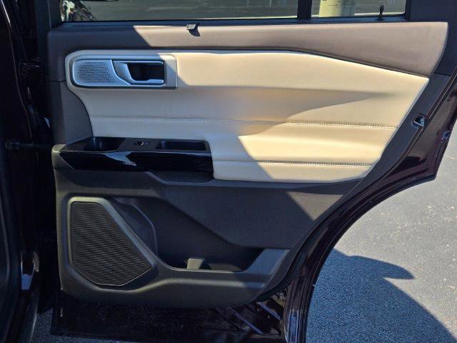 Certified 2023 Ford Explorer Platinum w/ Technology Package image 11