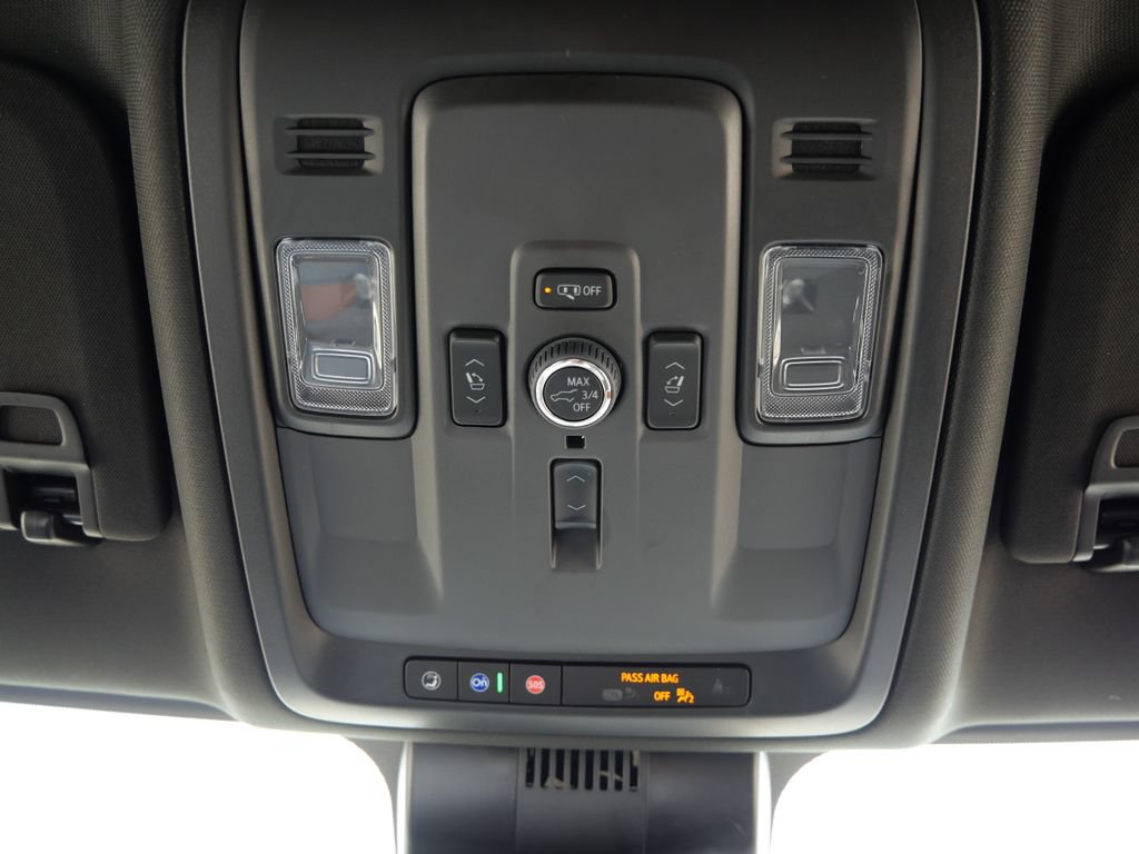 Used 2025 GMC Yukon XL Denali AWD/4WD image 38