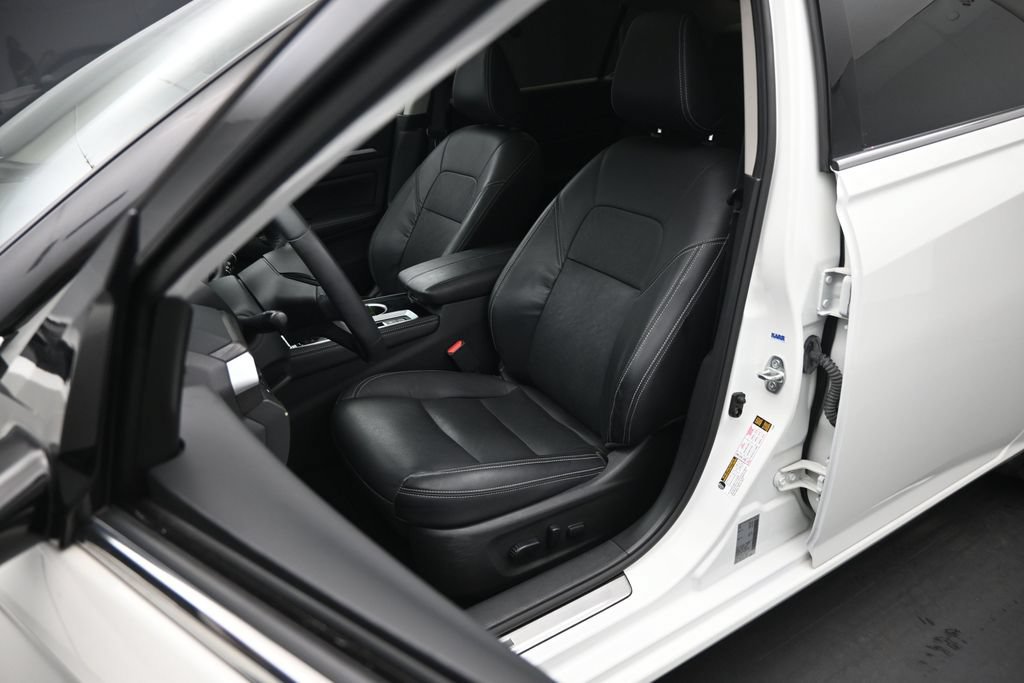 Used 2024 Nissan Altima 2.5 SL FWD image 9