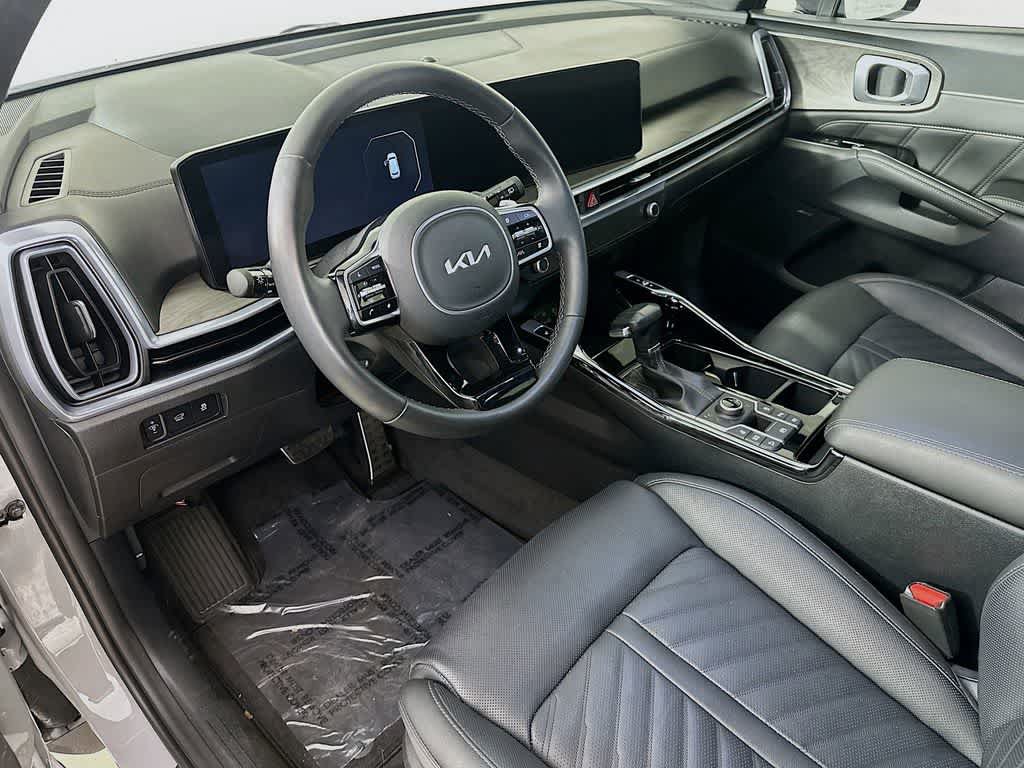 Used 2025 Kia Sorento SX Prestige AWD/4WD image 2