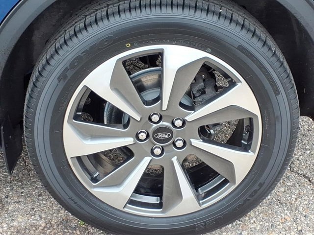 Certified 2023 Ford Escape Platinum w/ Premium Technology Package AWD/4WD image 23