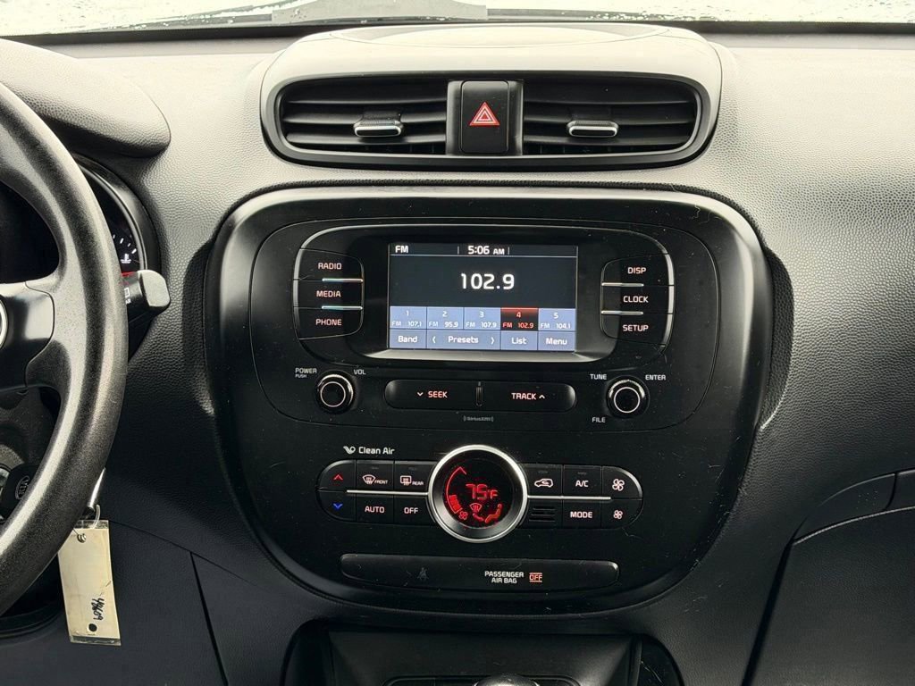 Used 2017 Kia Soul + image 16