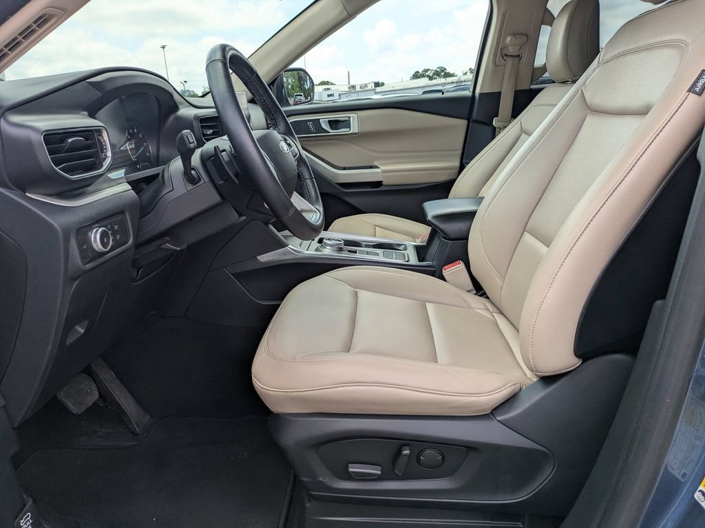 Certified 2020 Ford Explorer XLT w/ Equipment Group 202A RWD image 23