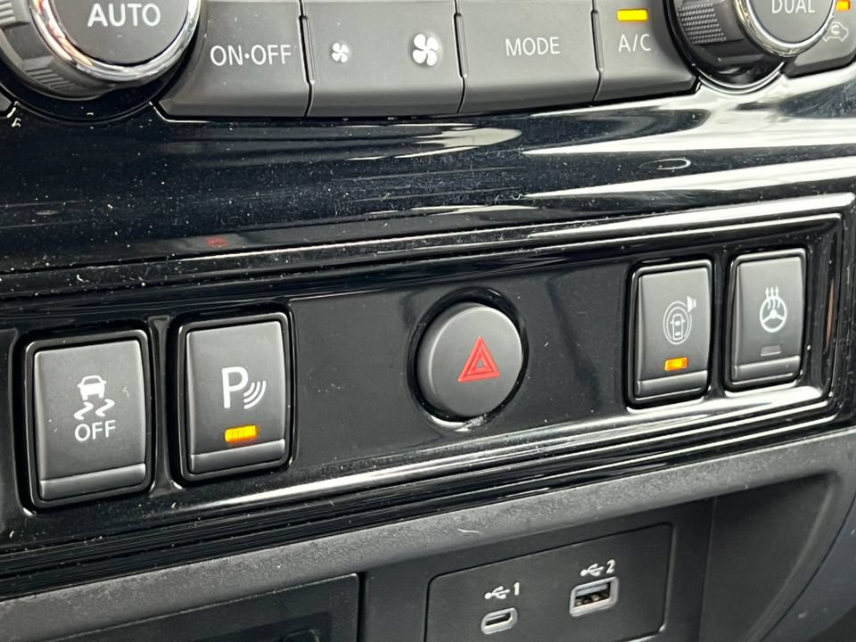 Used 2022 Nissan Titan PRO-4X w/ Pro-4x Convenience Package AWD/4WD image 31