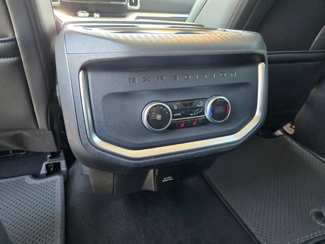 Certified 2025 Ford Expedition Platinum AWD/4WD image 15