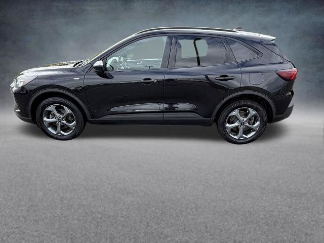 Certified 2025 Ford Escape ST-Line Select AWD/4WD image 2