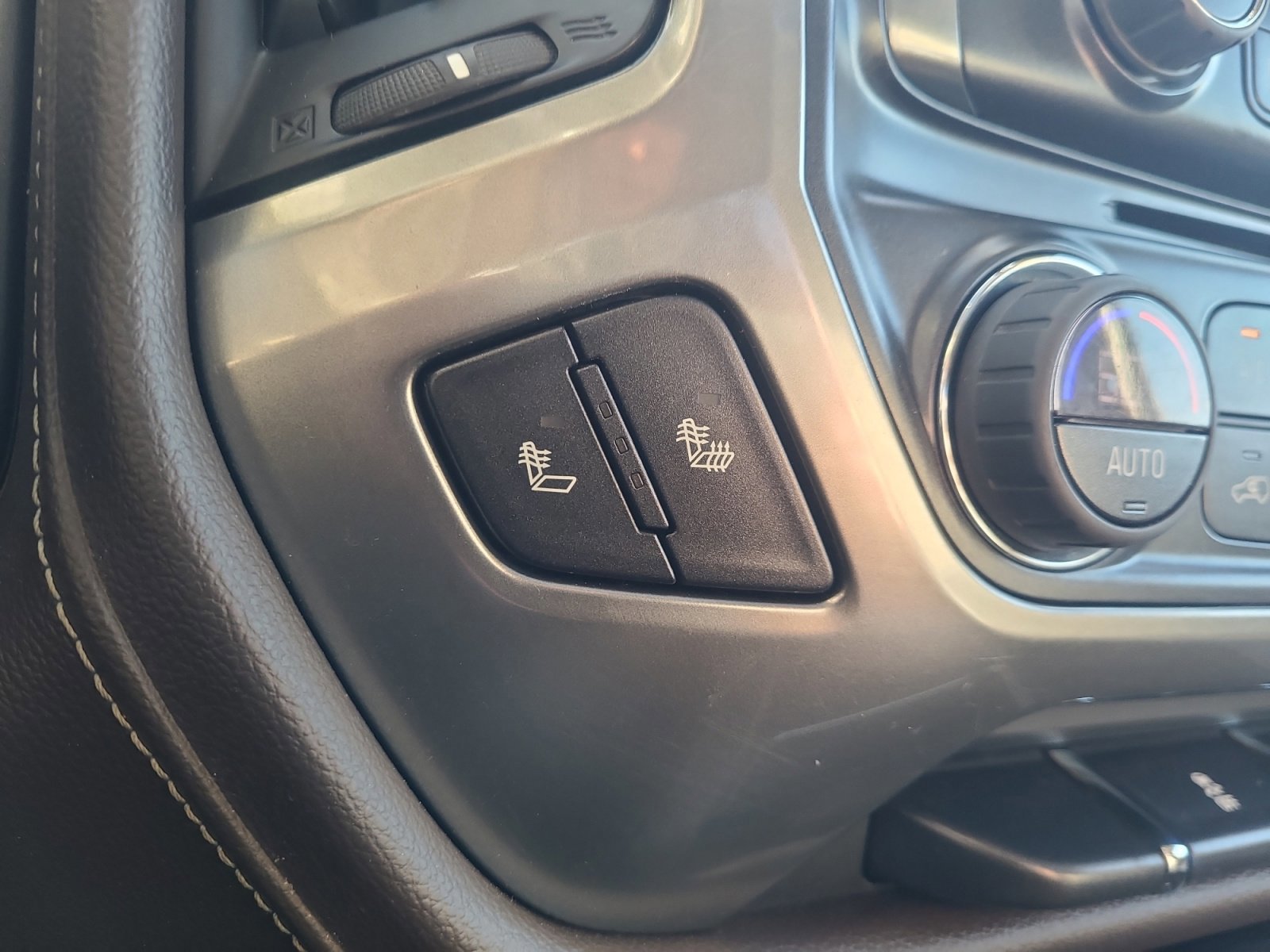 Used 2018 Chevrolet Silverado 1500 LTZ w/ Max Trailering Package image 34