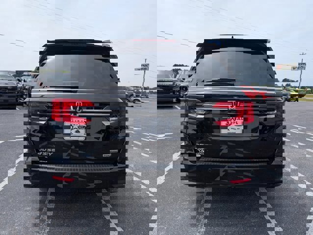 Used 2024 Honda Odyssey Touring image 4