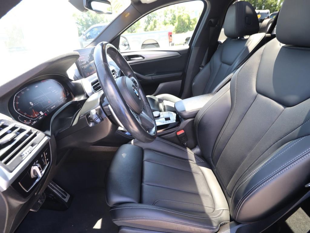 Used 2023 BMW X4 xDrive30i w/ M Sport Package AWD/4WD image 8