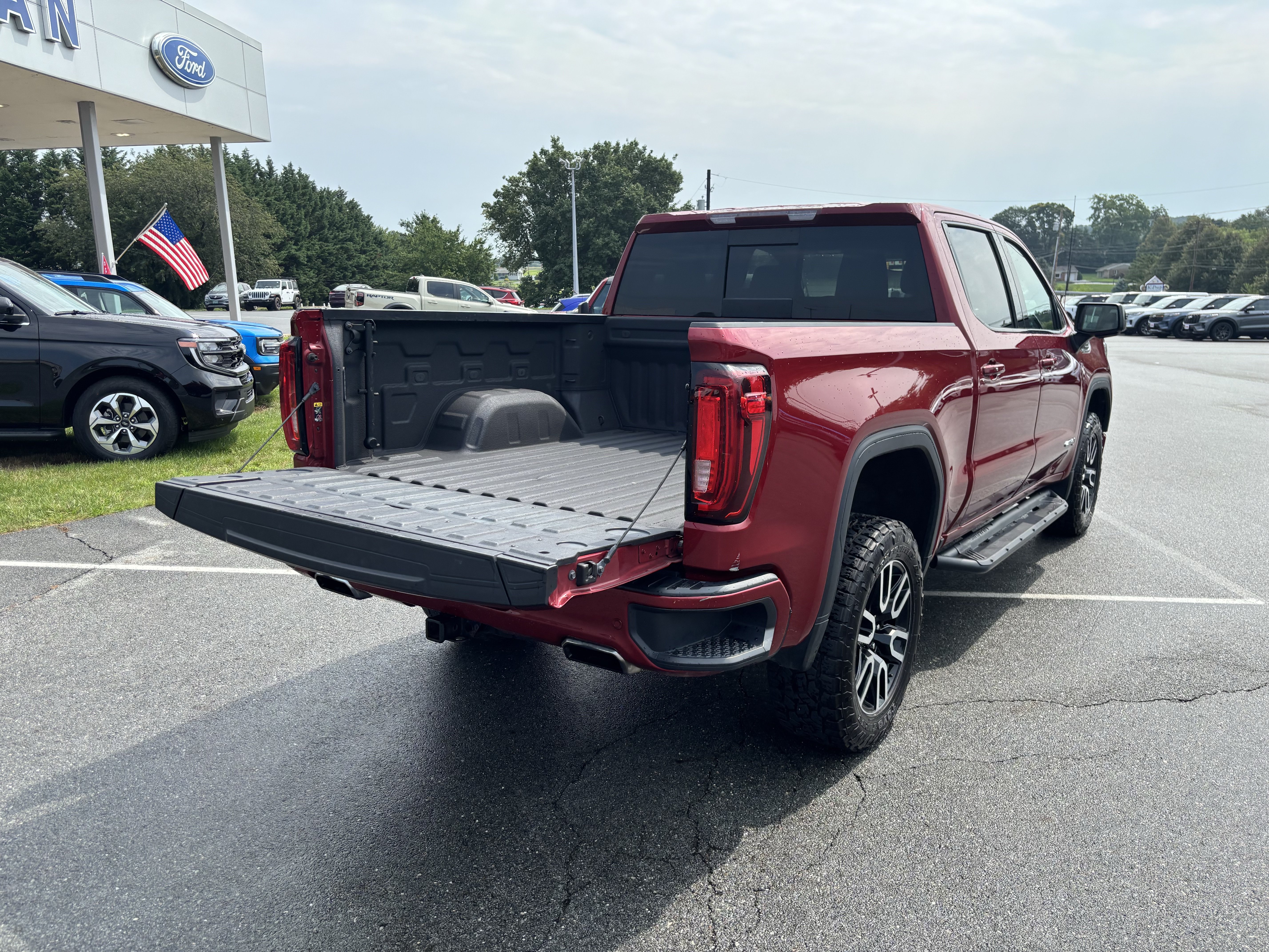 Used 2020 GMC Sierra 1500 AT4 w/ AT4 Premium Package AWD/4WD image 37