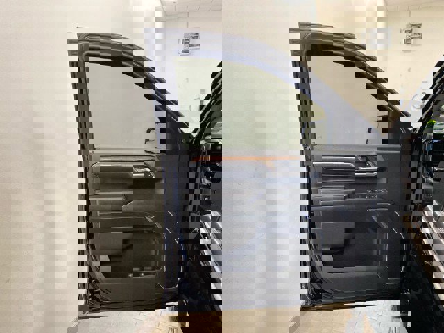 Used 2023 Chevrolet Silverado 1500 RST w/ Z71 Off-Road Package AWD/4WD image 16