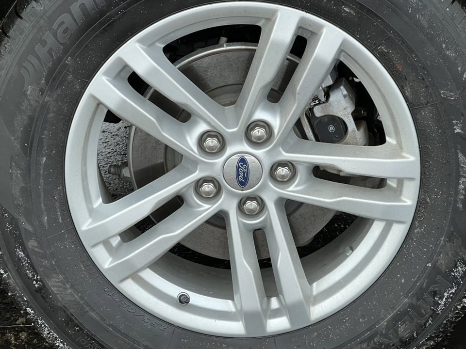 Certified 2023 Ford Explorer XLT w/ Equipment Group 202A image 9