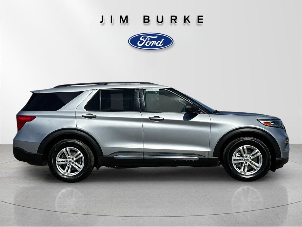 Certified 2023 Ford Explorer XLT w/ Equipment Group 202A RWD image 6