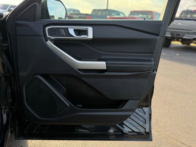 Certified 2023 Ford Explorer XLT w/ Equipment Group 202A image 15