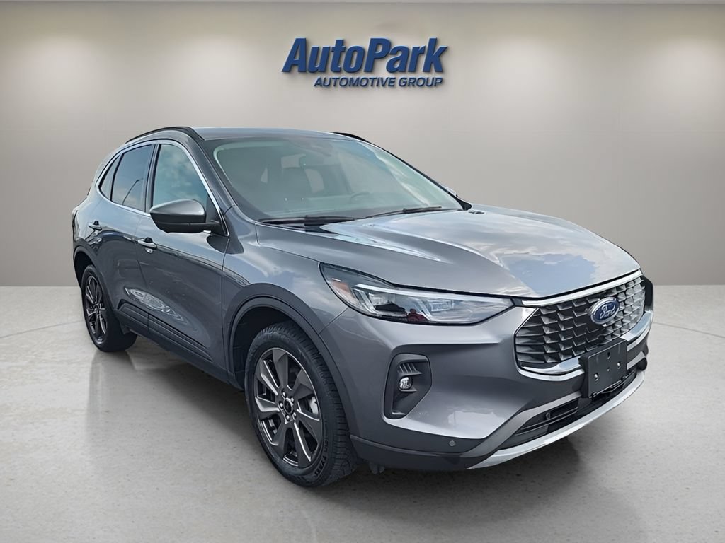 Certified 2024 Ford Escape Platinum AWD/4WD image 1