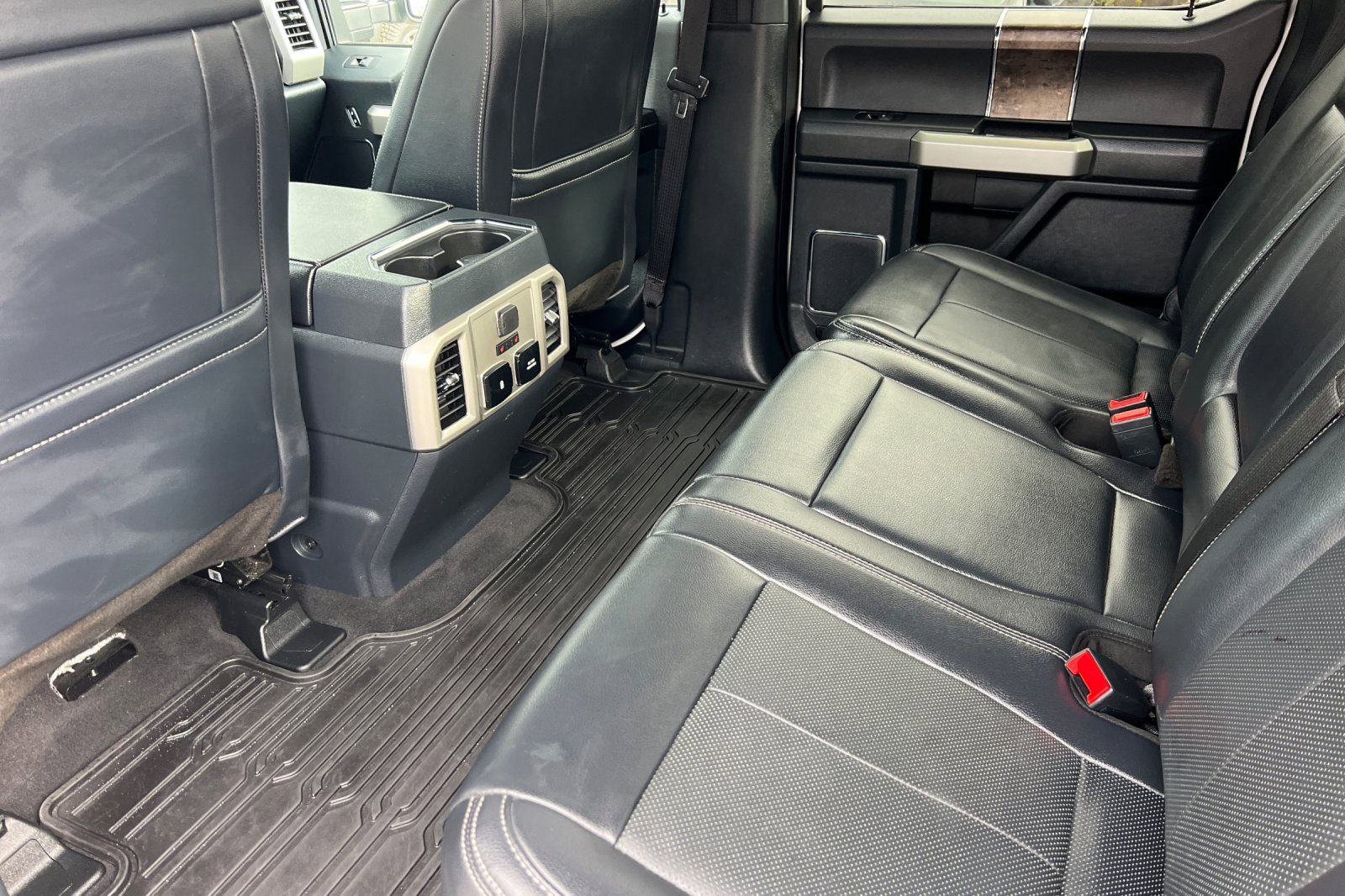 Certified 2022 Ford F450 Lariat w/ Lariat Ultimate Package image 13