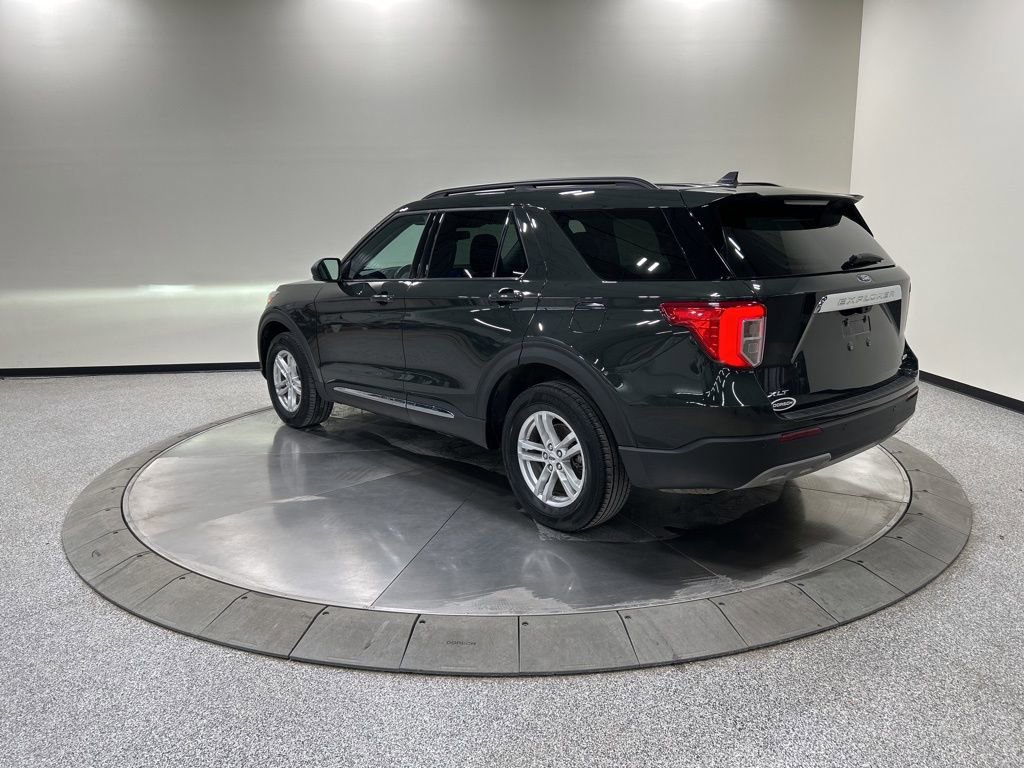 Certified 2023 Ford Explorer XLT w/ Equipment Group 202A AWD/4WD image 9