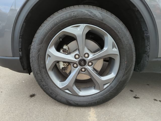 Certified 2025 Ford Escape ST-Line AWD/4WD image 10
