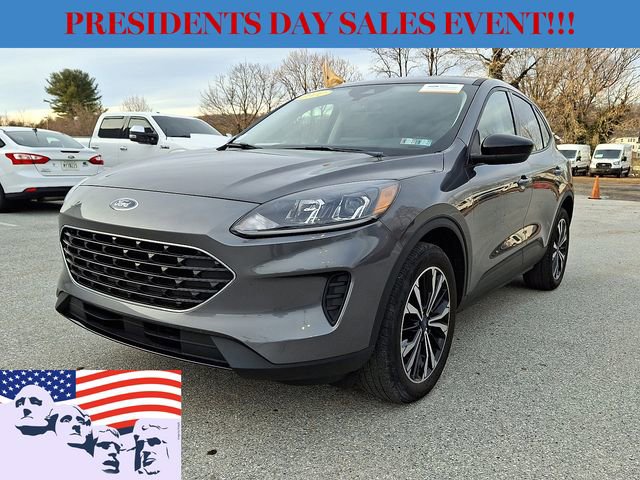 Certified 2022 Ford Escape SE w/ SE Sport Appearance Package image 4