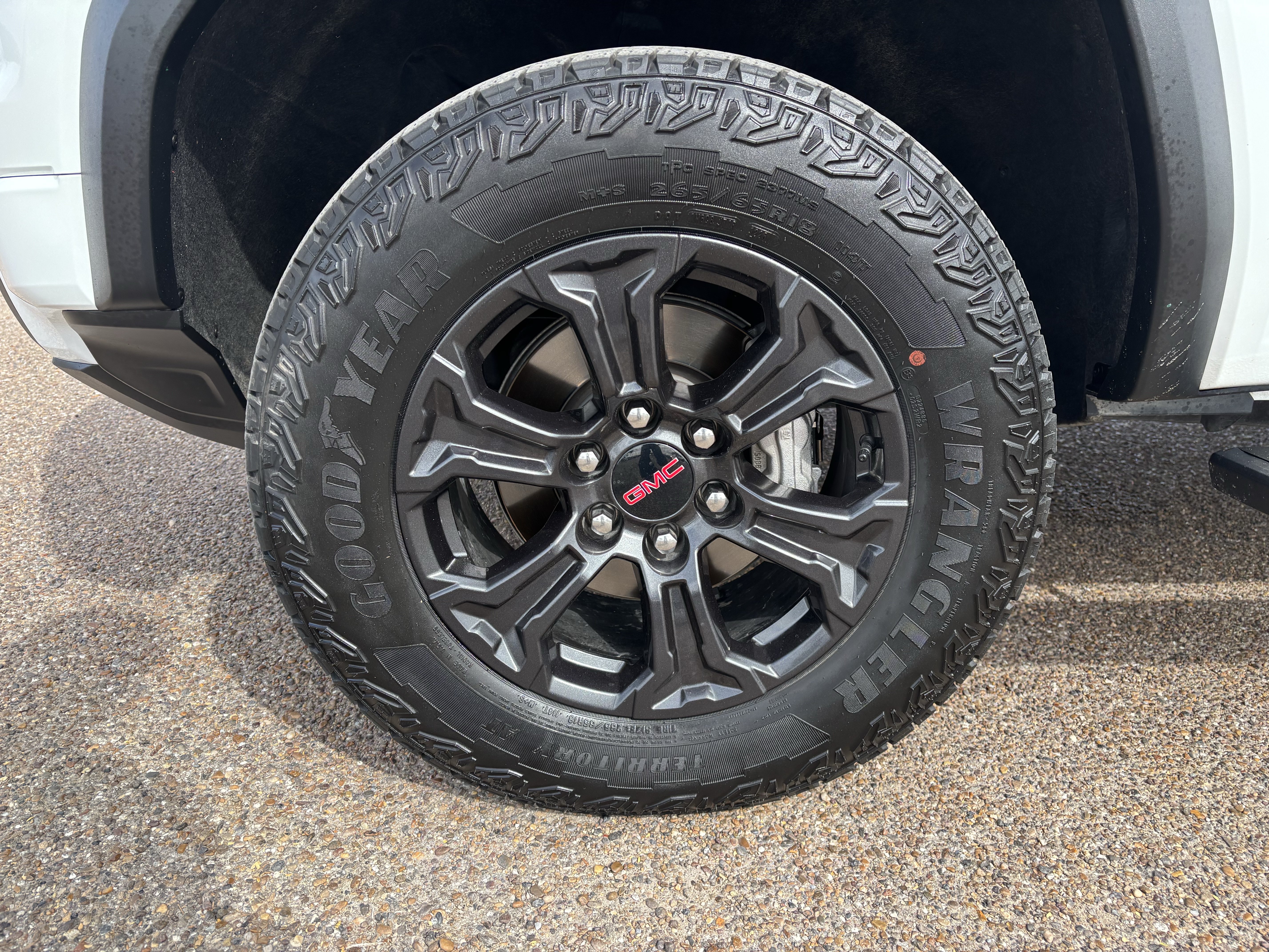Used 2025 GMC Canyon Elevation w/ Convenience Package RWD image 8